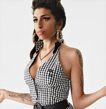 Amy Winehouse'tan ailesine rekor servet