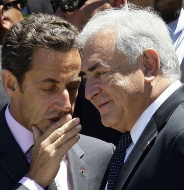 "Beni Sarkozy’nin çevresi bitirdi"