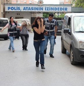 20 eskort kız tutuklandı