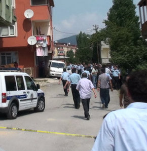 istanbul pendik kaynarca da polis kimligi belirsiz kisilerle catismaya girdi gundem haberleri