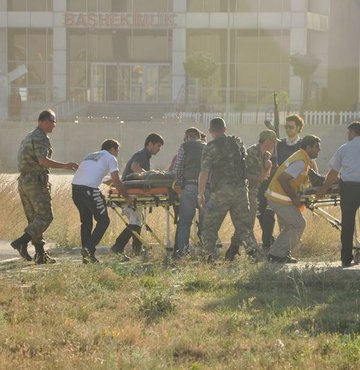 Yaralı askerler Yüksekova'da