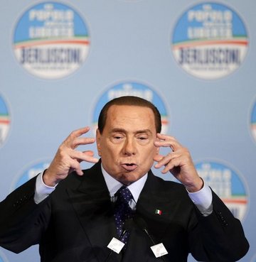 Berlusconi faşist Mussolini’yi övdü