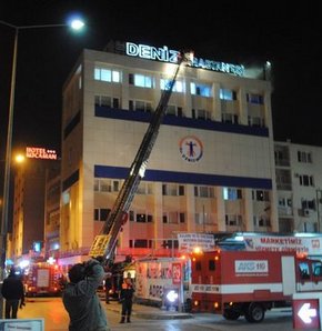 Izmir In Konak Ilcesi Yenisehir Semtinde Bulunan Ozel Bir Hastanede Yangin Cikti Son Dakika Haberleri