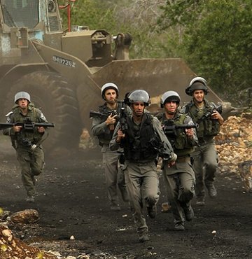 İsrail askerleri Gazze Şeridi'ne girdi!