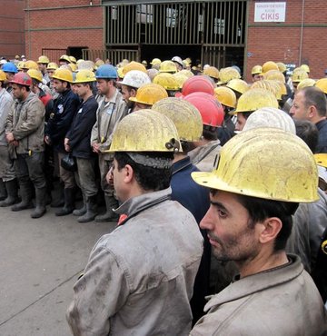 Grizuda ölen 30 madenci anıldı