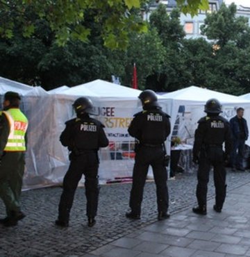 Çadırlar toplandı direnenler gözaltına alındı!