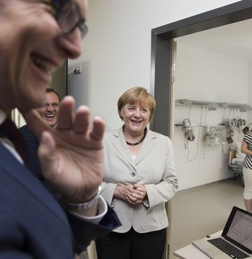 Merkel, ‘telekulağı’ savundu 