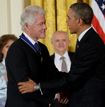 Obama'dan Bill Clinton'a Özgürlük Madalyası