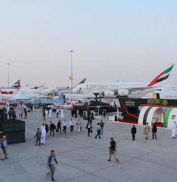 En büyük havalimanı Dubai’de uçuşa geçti