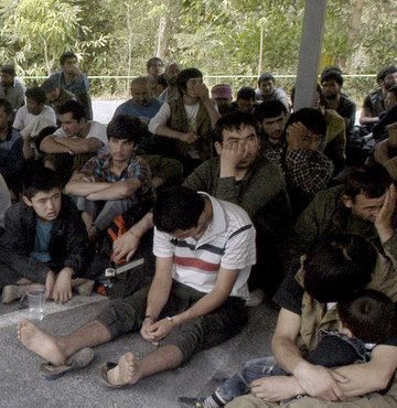 O mülteciler Uygur Türk'ü çıktı