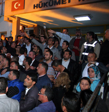 İzmir'de AK Parti-CHP gerilimi