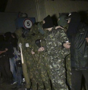 Ukrayna’nın doğusunda askeri birliğe saldırı