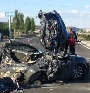 kayseri de feci kaza kayseri de otomobil ile tir carpisti son dakika haberleri