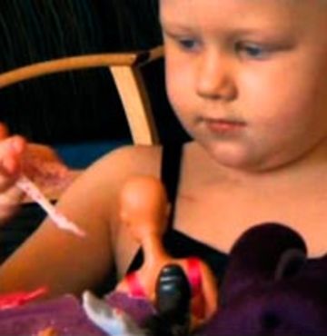 Kemoterapi gören oyuncak bebek!