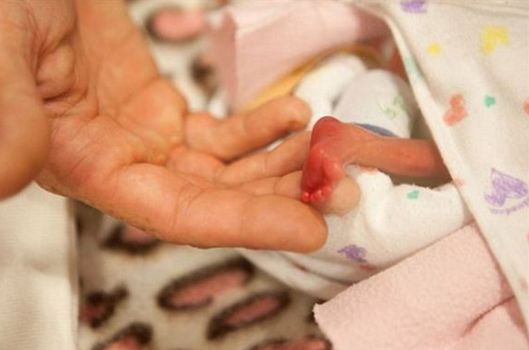 Burcu Karadan oğluna mütevazi doğum gün partisi Burcu Karadan oğluna mütevazi doğum gün partisi