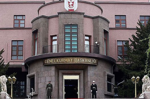 Bitlis'te teröristler askere ateş açtı