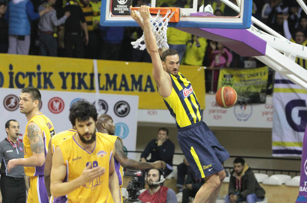 Royal Hali Gaziantep Fenerbahce Ulker Turkiye Basketbol Ligi 17 Hafta Royal Hali Gaziantep Fenerbahce Ulker Maci