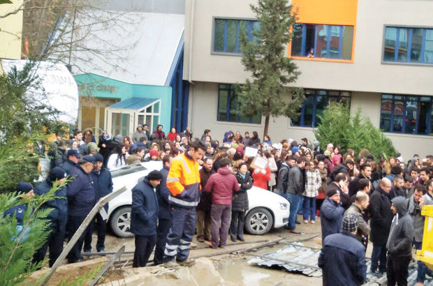 uskudar universitesi nde ogrenciler ve zabitalar arasinda arbede yasandi gundem haberleri