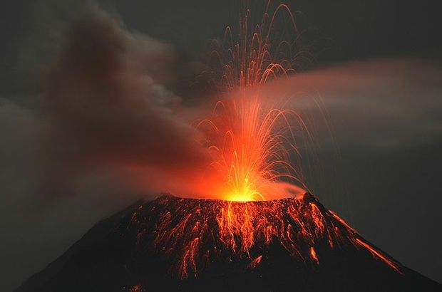 ‘İnsanlığı dev volkan patlaması bitirecek’