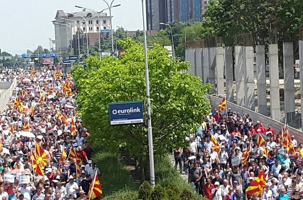 Makedonya'da hükümet karşıtı protesto