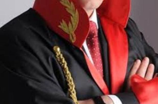 Dolandırıcı sahte hâkim, gerçek hâkim karşısında yakayı ele verdi Dolandırıcı sahte hâkim, gerçek hâkim karşısında yakayı ele verdi