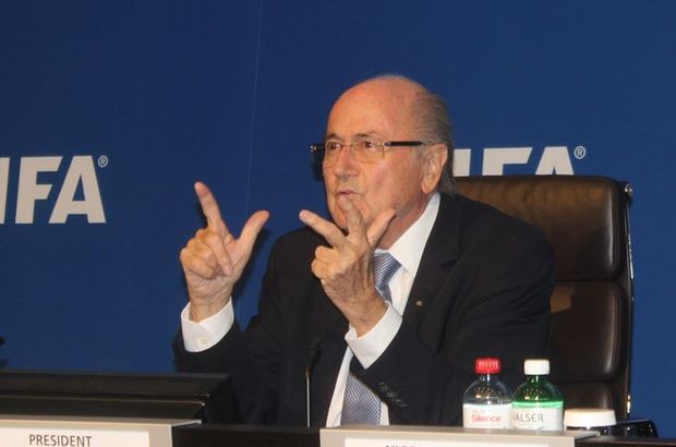 Blatter, IOC üyeliğini bıraktı