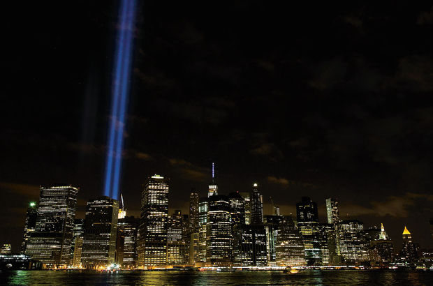 ‘Işık kuleleri’ 11 Eylül için yandı
