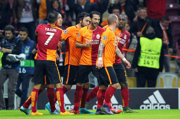 Galatasaray, evinde ağırladığı Fenerbahçe ile 2-2 berabere kaldı Galatasaray, evinde ağırladığı Fenerbahçe ile 2-2 berabere kaldı