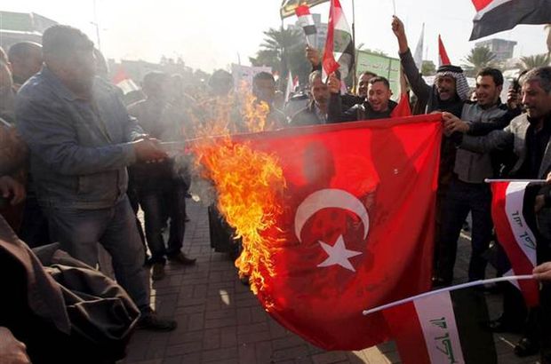 Türk bayrağı yaktılar!