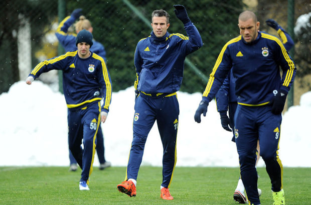 Fenerbahçe'de Robin van Persie sevinci!