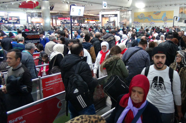 Atatürk Havalimanı'nda sömestr yoğunluğu