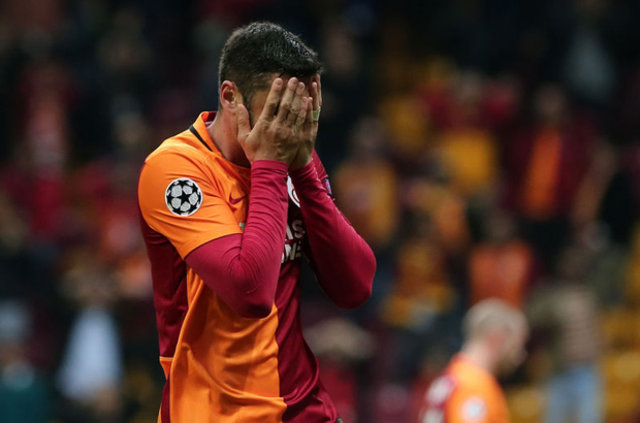 Galatasaray'da yıldız futbolcu Burak Yılmaz'dan flaş bir transfer açıklaması geldi