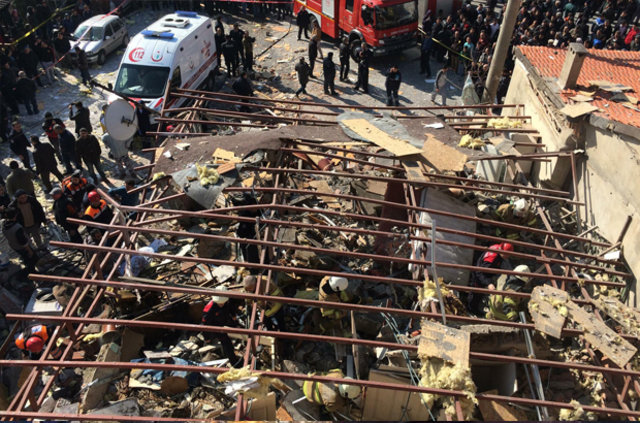 İzmir'de meydana gelen patlamada 1 öldü, 2 yaralı