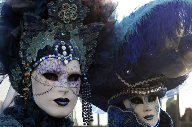 Venedik Karnavalı renkli görüntülerle başladı!