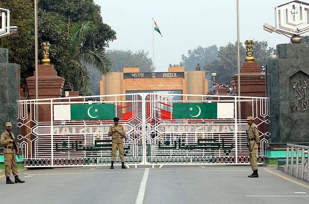 Hindistan-Pakistan sınırına tel örgü