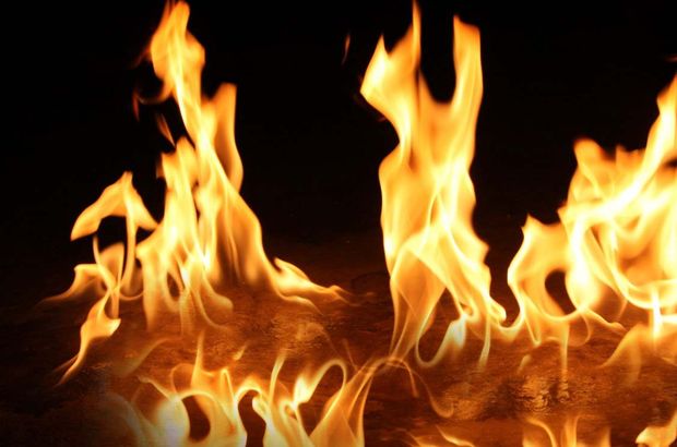 Uşak'ta ev yangını: 1 ölü