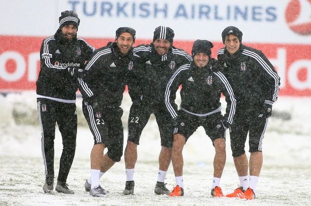 Beşiktaş'ın antrenmanı önce iptal edildi, sonra yapıldı
