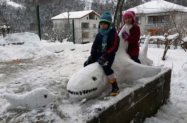 Kardan hayvan figürleri yaptı