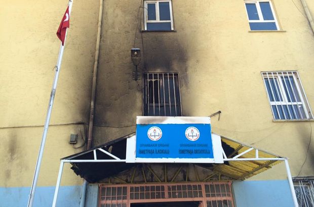Diyarbakır'da PKK'lılar okul yaktı