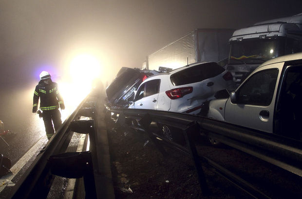 Slovenya'da 70 araç birbirine girdi! 4 ölü, 30 yaralı