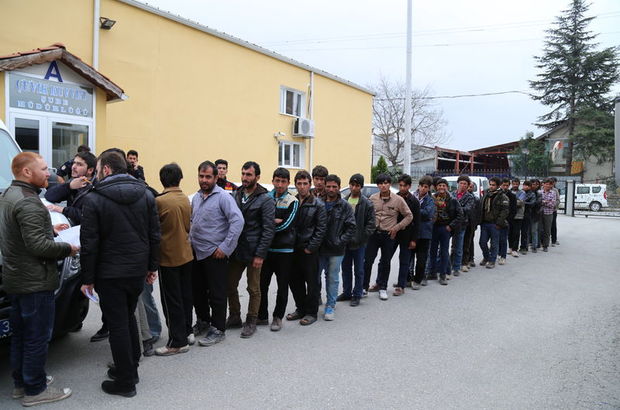 Sakarya'da 73 kaçak göçmen yakalandı!