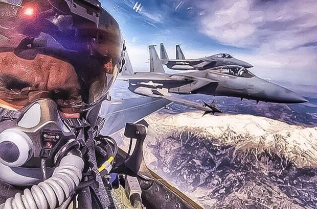 Twitter'da F-16 pilotunun bu selfiesi konuşuluyor