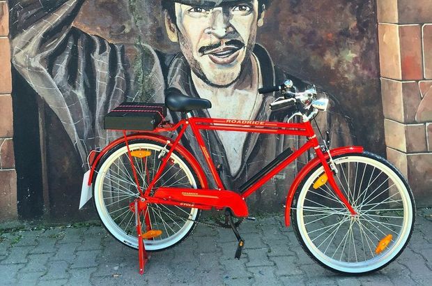 Mehmet Yapar'ın Tek aşkı kırmızı bisikleti / İZLE