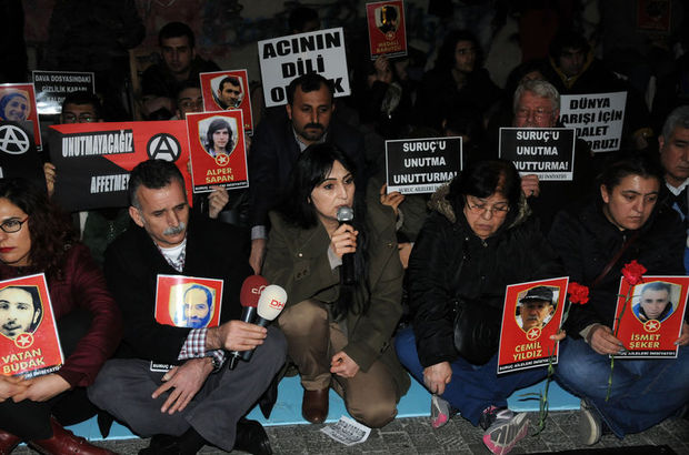 Kadıköy'de Suruç için oturma eylemi