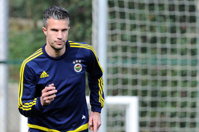 Fenerbahçe'de Robin Van Persie takımdan ayrılıyor mu?