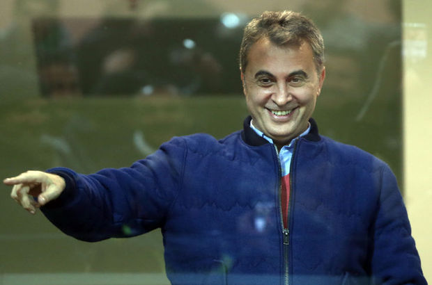 Beşiktaş Kulübü Başkanı Fikret Orman, 1-0'lık Gençlerbirliği galibiyeti sonrası taraftara üçlü çektirdi