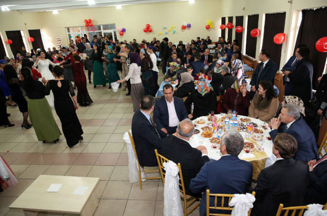 Ahıska Türkleri Erzincan'da ilk düğünlerini yaptı