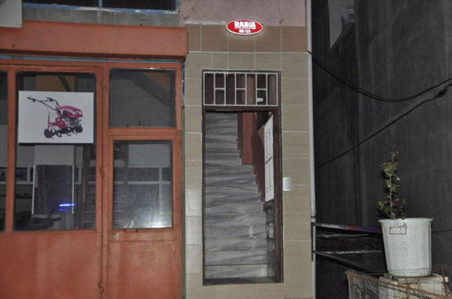 Bursa'da Çetin Bayrak'ın cesedi evinin merdivenlerinde bulundu