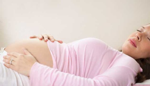 26 неделя схватки. Striae Gravidarum при беременности. Судороги у беременных фото. Судороги ног при беременности 26 неделя. Беременность 32 недели судороги ребёнка.