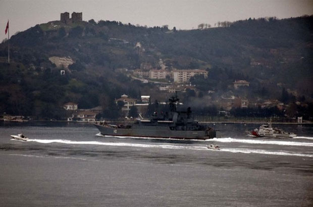 Rus gemisi yoğun güvenlik önlemleri altında İstanbul Boğazı'ndan geçti